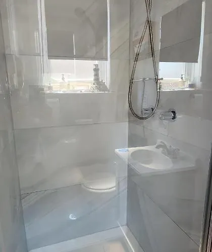Apartment Cozy 1 Bedroom, 1 Min From Irving Park Blue Line, Free Parking